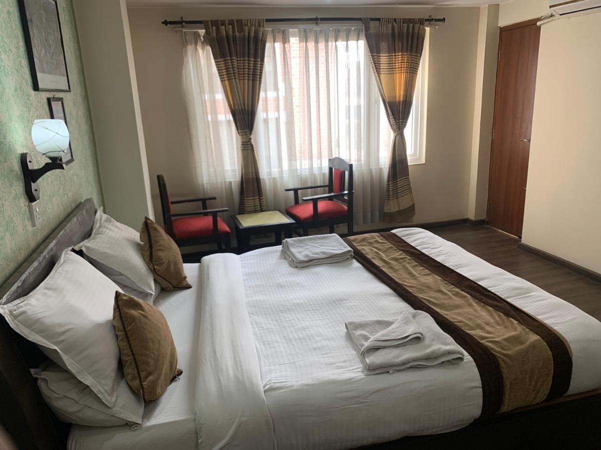 Alpine Hotel & Apartment Катманду Екстериор снимка