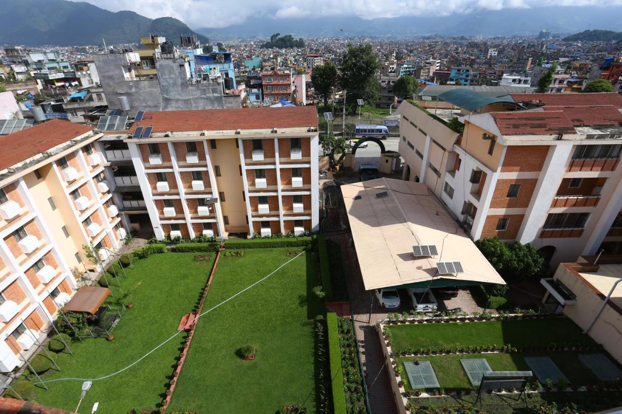 Alpine Hotel & Apartment Катманду Екстериор снимка