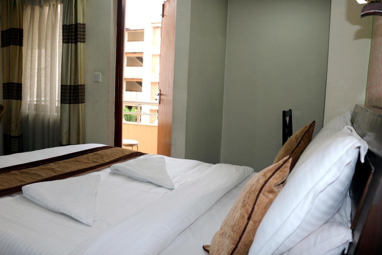 Alpine Hotel & Apartment Катманду Екстериор снимка