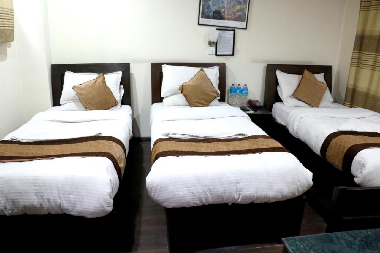 Alpine Hotel & Apartment Катманду Екстериор снимка