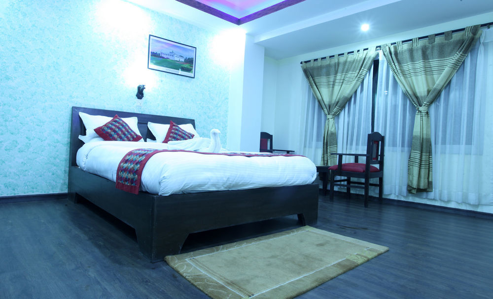 Alpine Hotel & Apartment Катманду Екстериор снимка