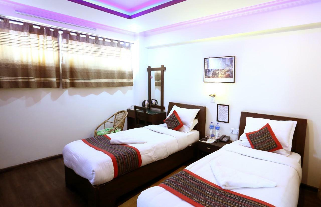 Alpine Hotel & Apartment Катманду Екстериор снимка
